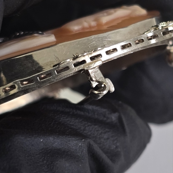 Antique Cameo 14K Gold Diamond Pendant Brooch - Picture 15 of 16